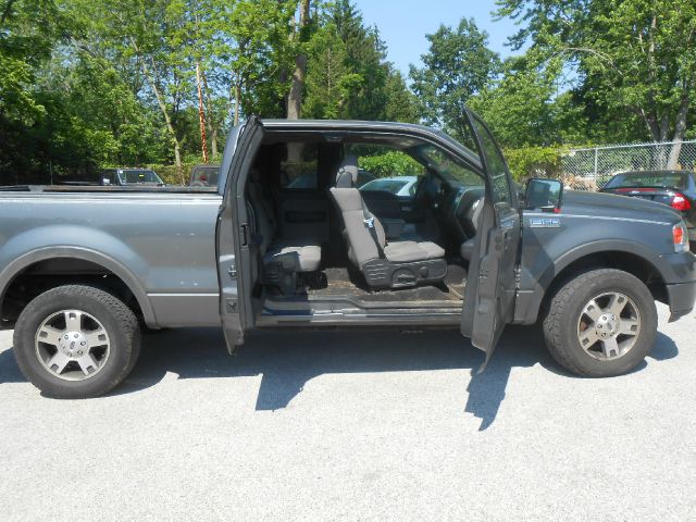 2004 Ford F150 XL 2WD Reg Cab