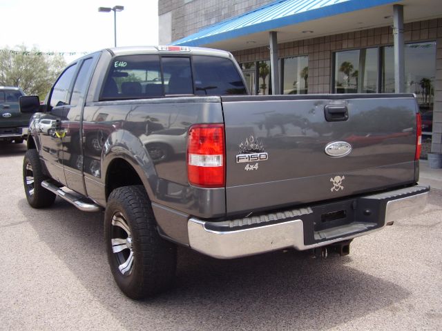 2004 Ford F150 XL 2WD Reg Cab