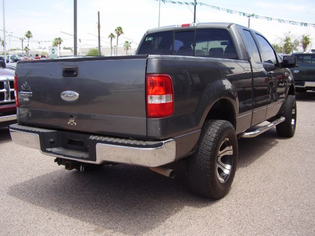 2004 Ford F150 XL 2WD Reg Cab