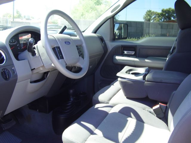 2004 Ford F150 XL 2WD Reg Cab