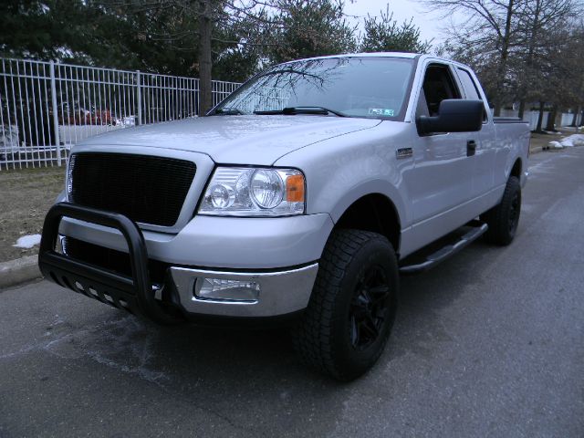 2004 Ford F150 XL 2WD Reg Cab