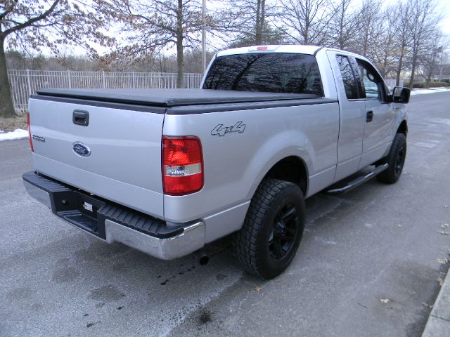 2004 Ford F150 XL 2WD Reg Cab