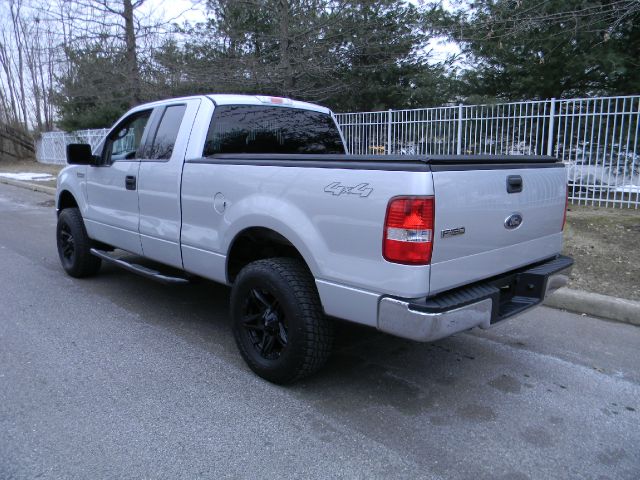 2004 Ford F150 XL 2WD Reg Cab