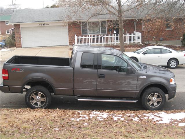2004 Ford F150 EXT CAB 4WD 143.5wb