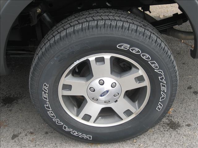 2004 Ford F150 EXT CAB 4WD 143.5wb