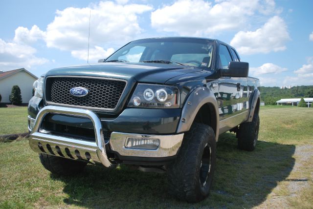 2004 Ford F150 XL 2WD Reg Cab