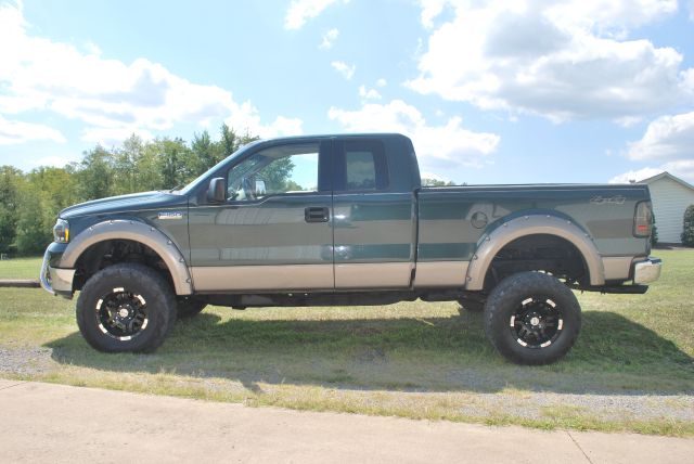 2004 Ford F150 XL 2WD Reg Cab