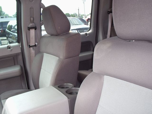 2005 Ford F150 SL Short Bed 2WD