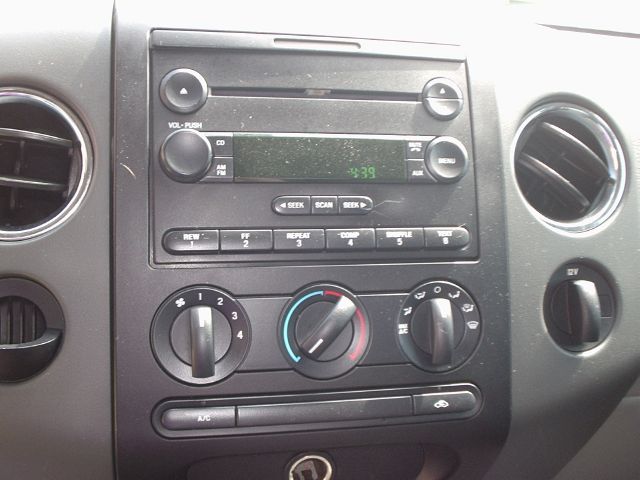 2005 Ford F150 SL Short Bed 2WD