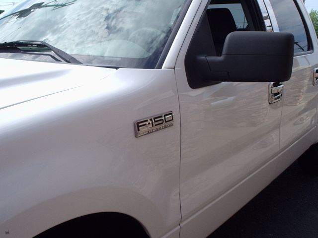 2005 Ford F150 SL Short Bed 2WD