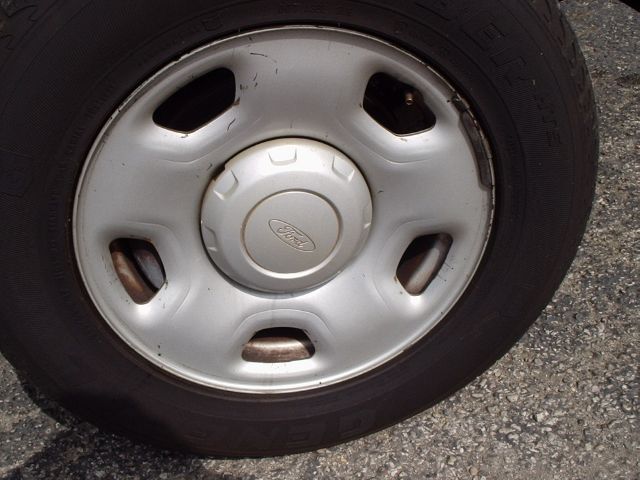 2005 Ford F150 SL Short Bed 2WD