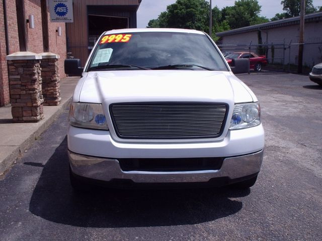 2005 Ford F150 SL Short Bed 2WD