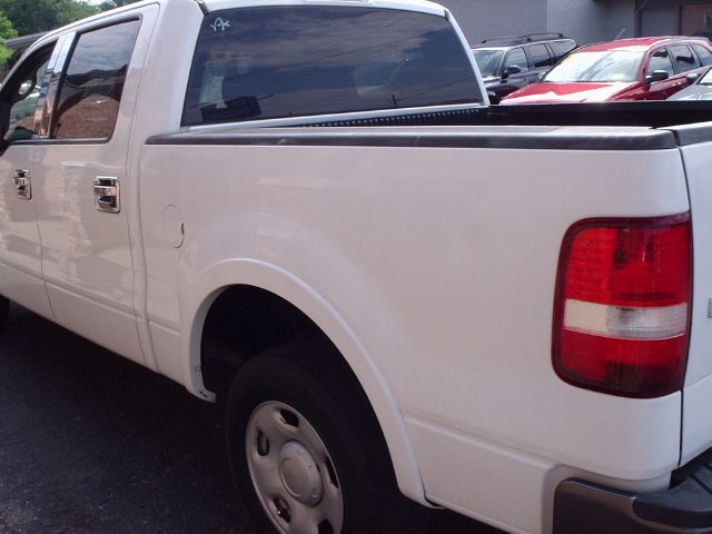 2005 Ford F150 SL Short Bed 2WD