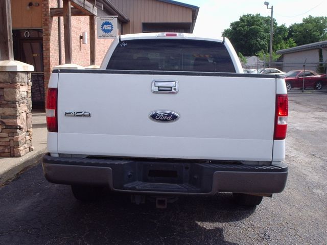 2005 Ford F150 SL Short Bed 2WD