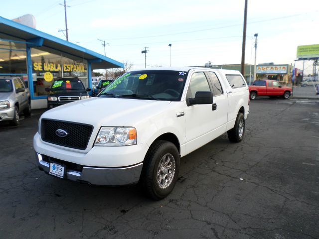 2005 Ford F150 SLE- 4X4