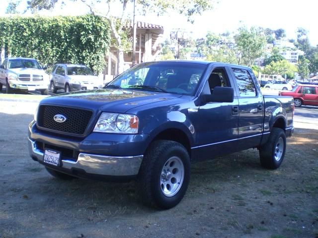 2005 Ford F150 SL Short Bed 2WD