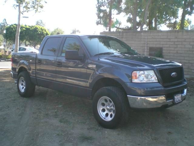 2005 Ford F150 SL Short Bed 2WD