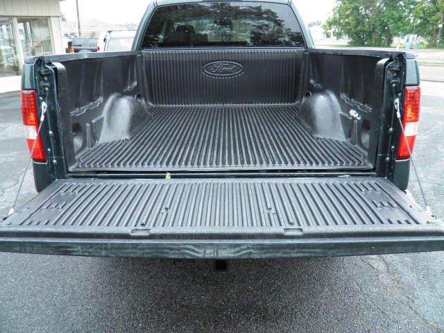 2005 Ford F150 XL 2WD Reg Cab