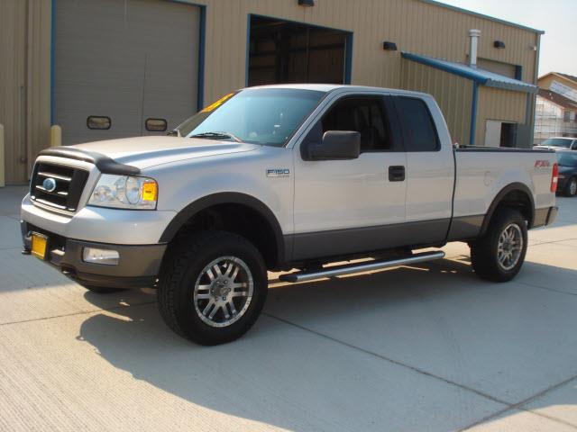 2005 Ford F150 EXT CAB 4WD 143.5wb