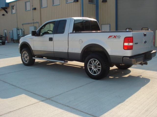 2005 Ford F150 EXT CAB 4WD 143.5wb