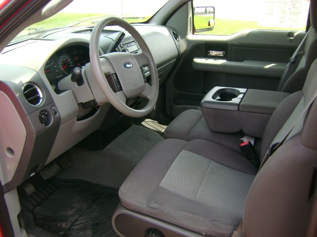2005 Ford F150 XL 2WD Reg Cab
