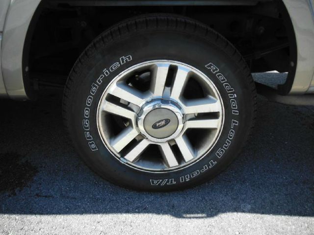 2005 Ford F150 Club Cab 131 WB