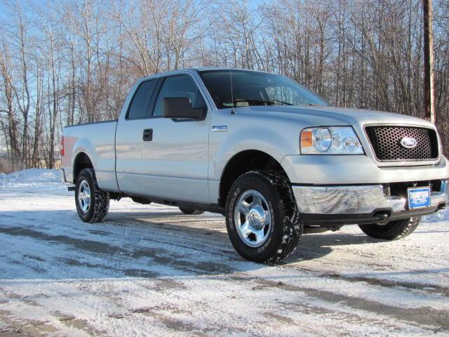 2005 Ford F150 LS 4x4 Truck