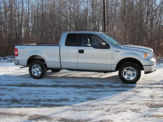 2005 Ford F150 LS 4x4 Truck