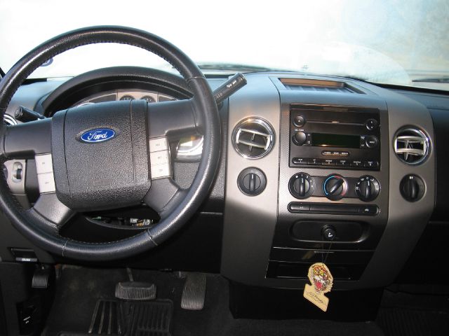 2005 Ford F150 EXT CAB 4WD 143.5wb