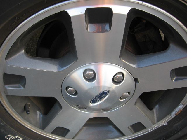 2005 Ford F150 EXT CAB 4WD 143.5wb