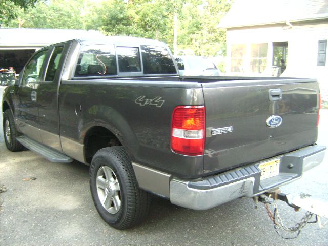 2005 Ford F150 XL 2WD Reg Cab