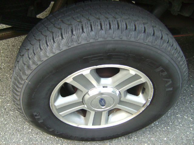 2005 Ford F150 XL 2WD Reg Cab