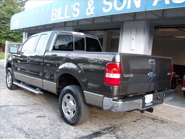 2005 Ford F150 XL 2WD Reg Cab