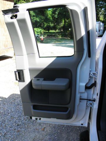 2005 Ford F150 SLE- 4X4