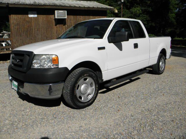 2005 Ford F150 SLE- 4X4