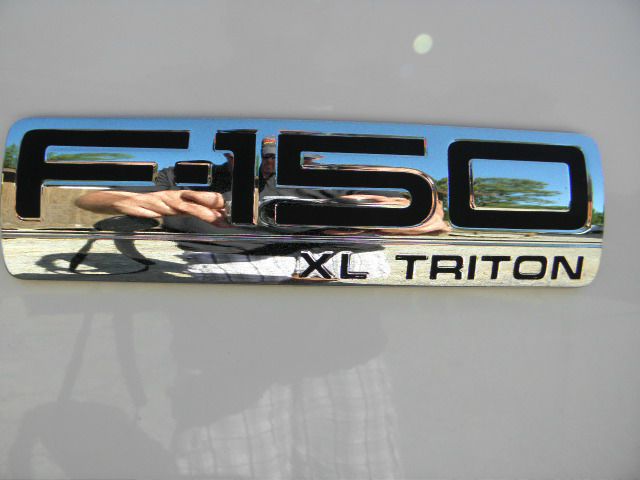 2005 Ford F150 SLE- 4X4