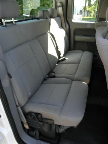 2005 Ford F150 SLE- 4X4