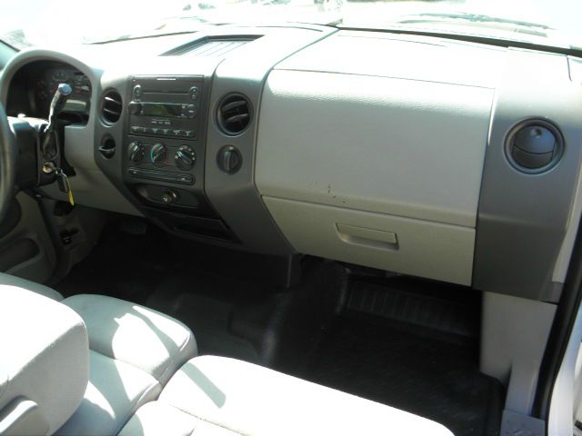 2005 Ford F150 SLE- 4X4