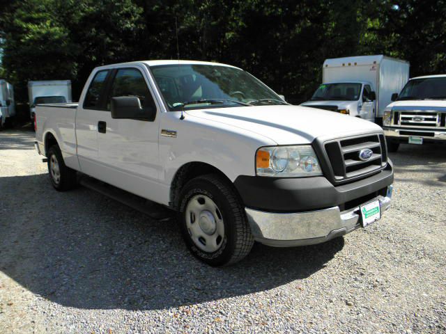 2005 Ford F150 SLE- 4X4
