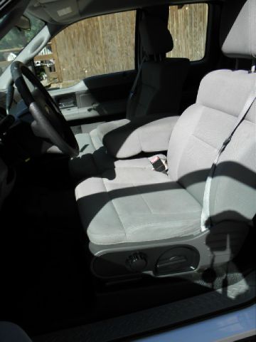 2005 Ford F150 SLE- 4X4