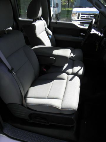 2005 Ford F150 SLE- 4X4