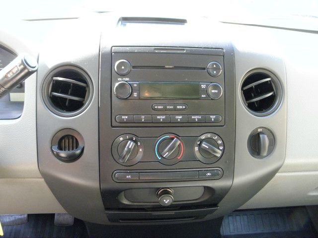 2005 Ford F150 SLE- 4X4