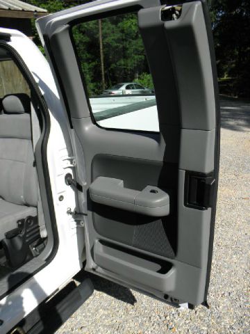 2005 Ford F150 SLE- 4X4