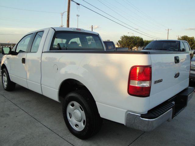 2005 Ford F150 SLE- 4X4