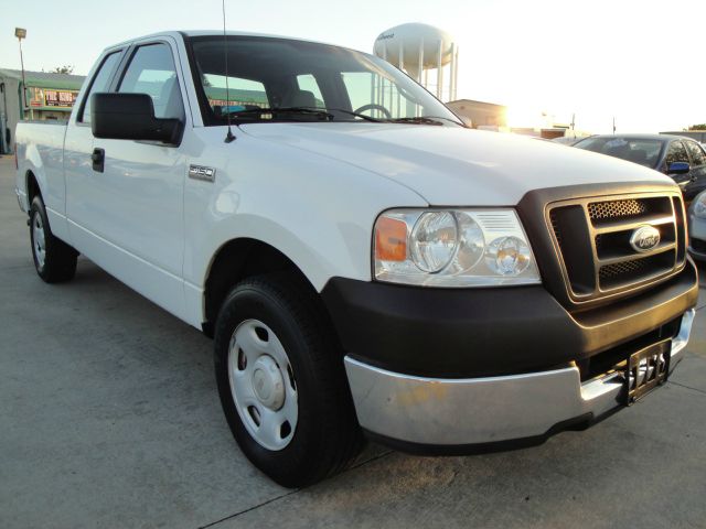 2005 Ford F150 SLE- 4X4