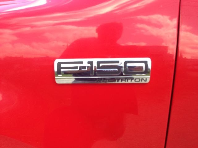 2005 Ford F150 GS 43