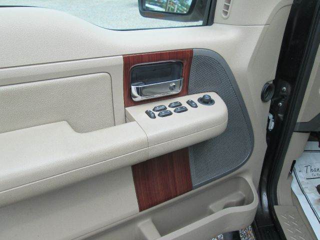 2005 Ford F150 XLT Supercrew Short Bed 2WD