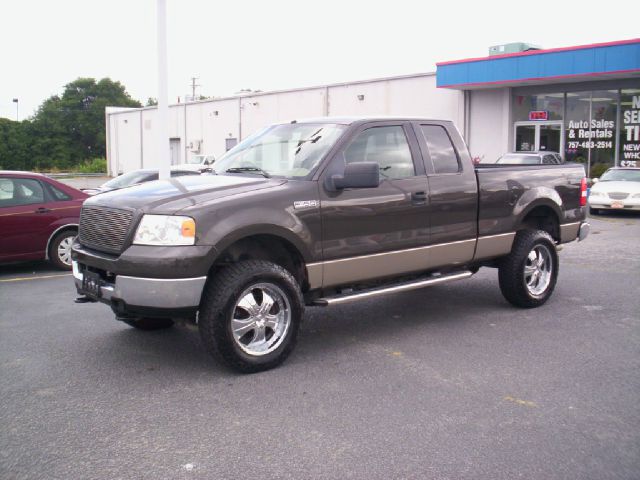 2005 Ford F150 XL 2WD Reg Cab