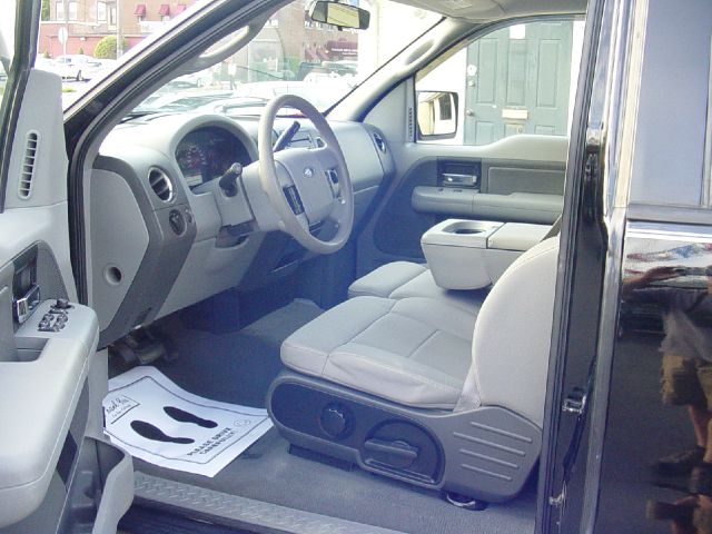 2005 Ford F150 XL 2WD Reg Cab