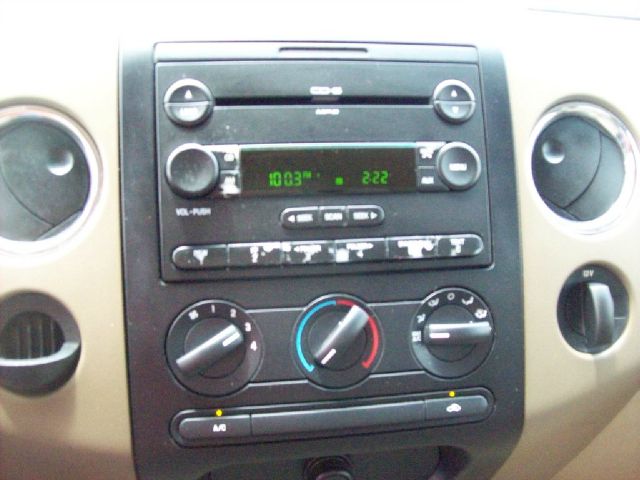 2005 Ford F150 SL Short Bed 2WD